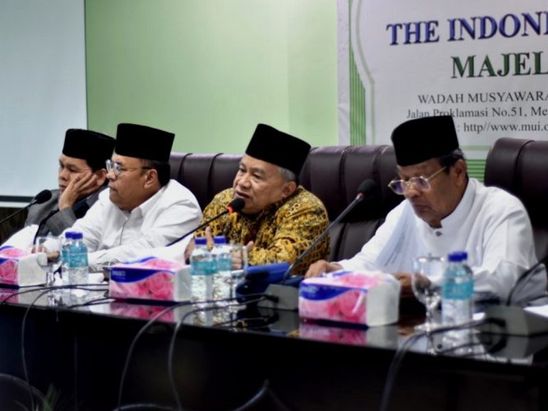 Terkait Virus Corona Mui Nyatakan Timbun Masjer dan Makanan Hukumnya Haram