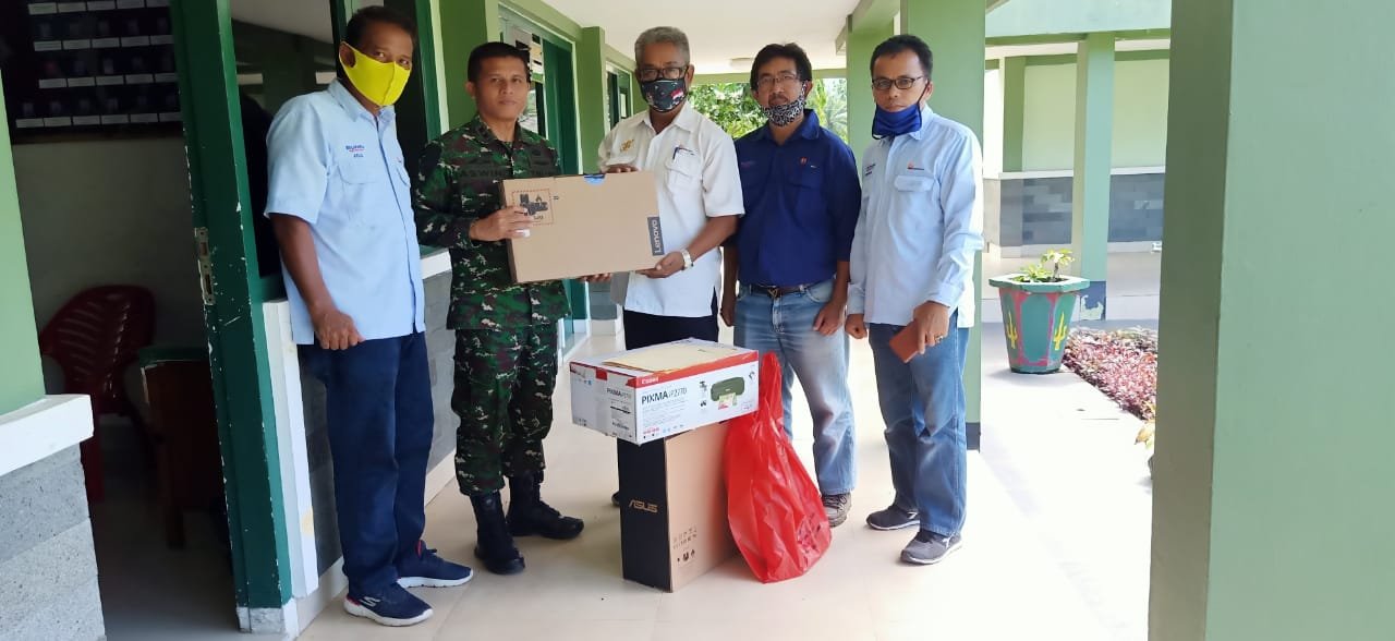 CSR PTBA berikan bantuan komputer kepada Yonif 141 Karangraja