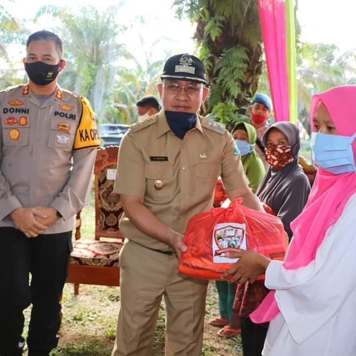 H Juarsah saat lounching Desa Sidomulyo tangkal Covid-19