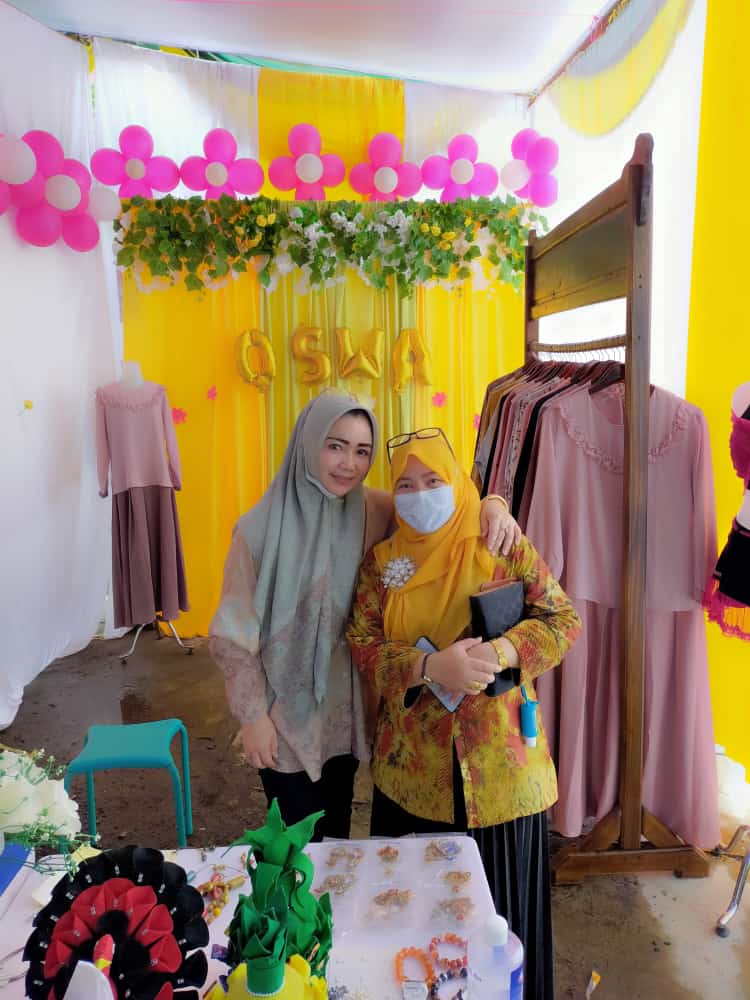 OSWA Muara Enim Ikut Bazar GOW Jual  Baju  Gamis dan Pernak 