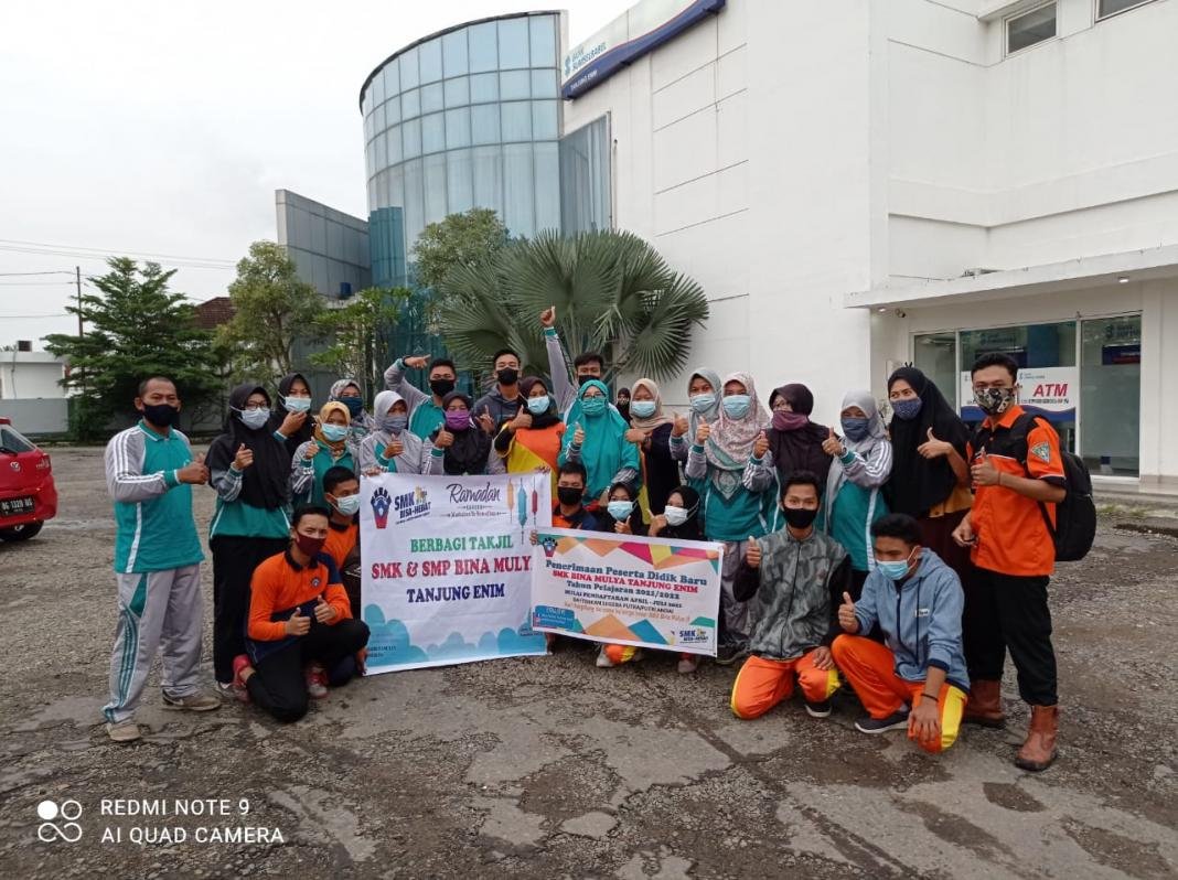 Foto Bersama jajaran Lembaga Bina Mulya