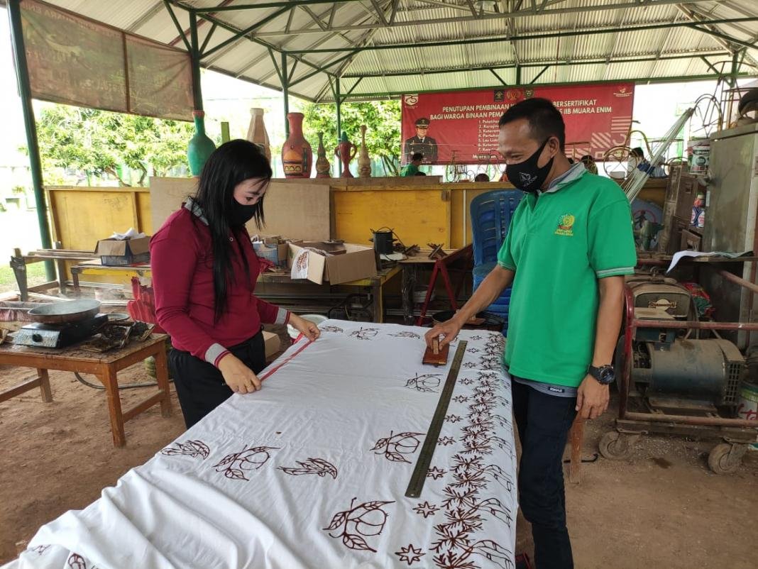 Lapas batik Kegiatan produksi batik di Lapas Muara Enim