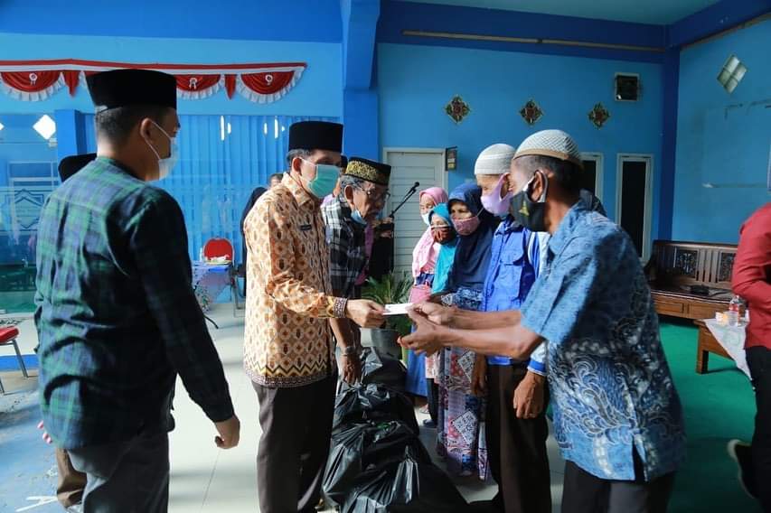 Ridho Yahya berikan bantuan