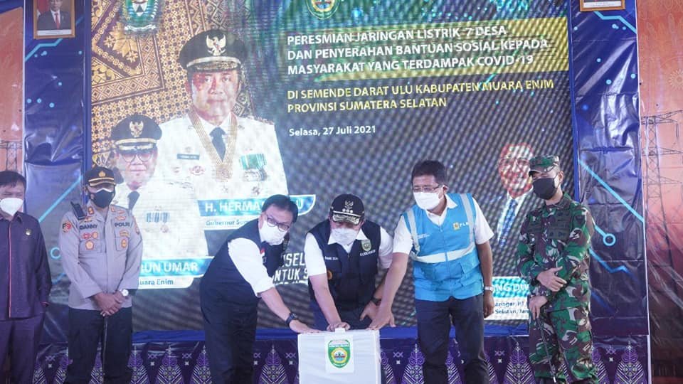 HNU Bersama Gubernur SumSel H. Herman Deru Resmikan Jaringan Listrik di Kecamatan Semende Darat Ulu (SDU)