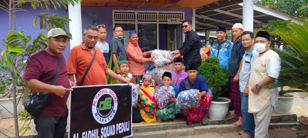 Komunitas AL FADHIL SQUAD & KHODIJAH SQUAD MUARA ENIM Peduli
