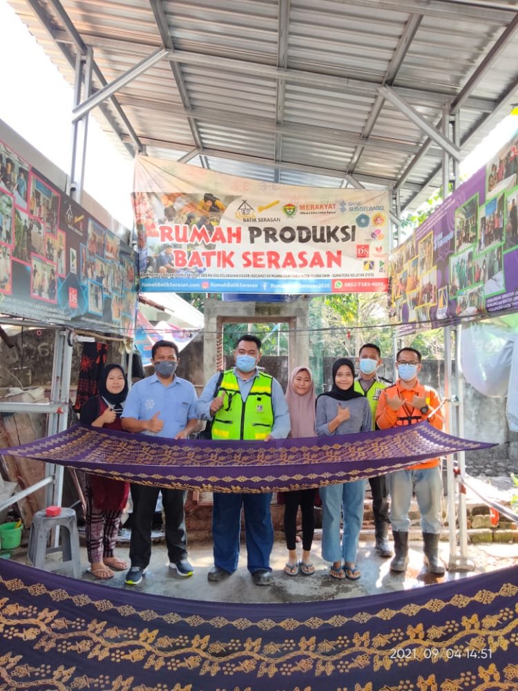CSR PAMA saat mengunjungi Rumah Batik Serasan Muara Enim