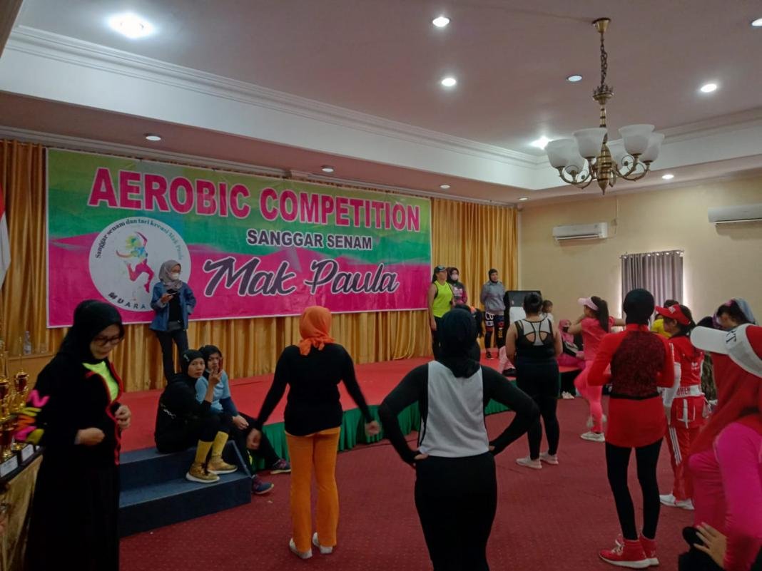 lomba senam yang diselenggarakan Sanggar Mak Paula Muara Enim