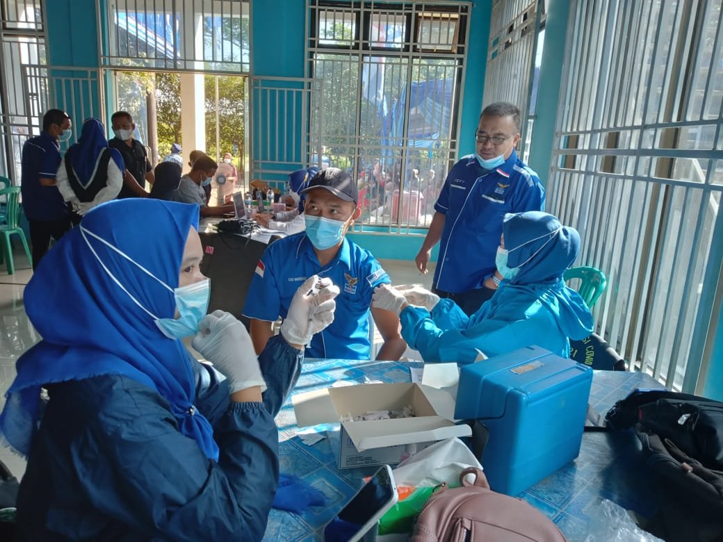 FT 10 Vaksinasi massal yang digelar DPC Partai Demikrat Muara Enim
