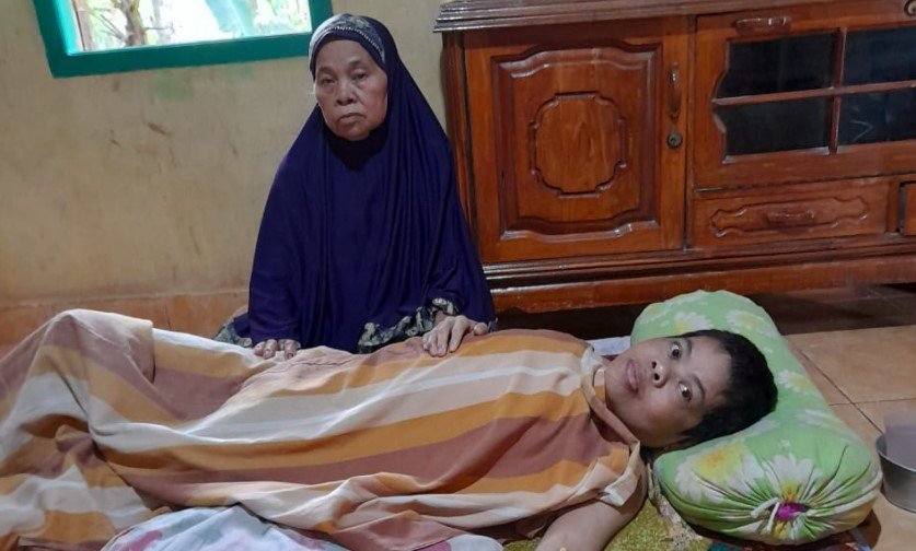 Roaini Warga Banyuasin yang sedang sakit