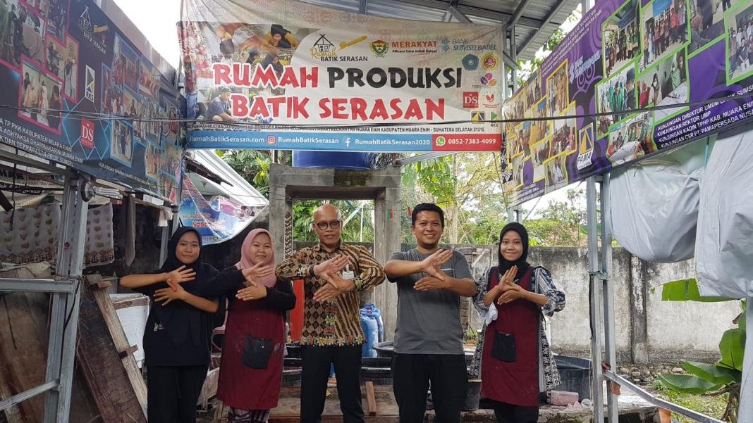 Kunjungan Kepala Cabang Bank Sumsel Babel Muara Enim ke Rumah Batik Serasan Muara Enim