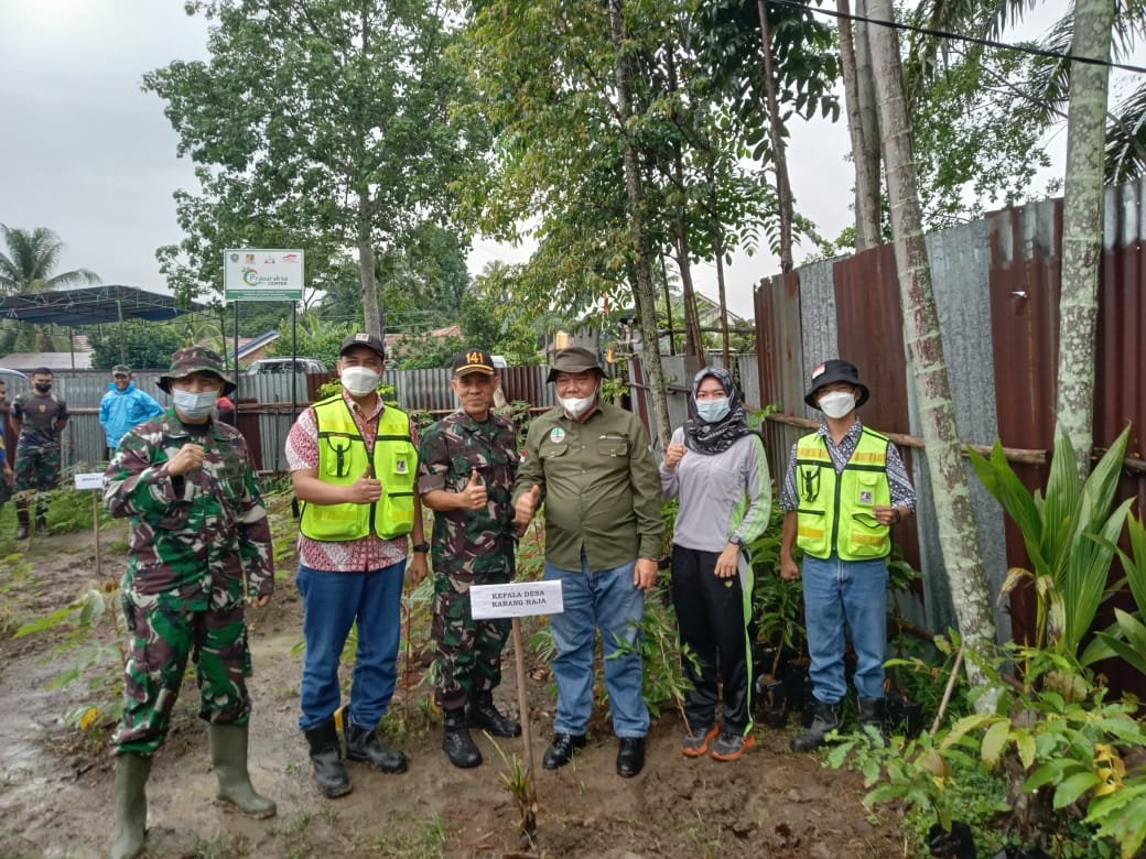 5 - AGRO Penanaman pohon buah oleh PAMA bersama Pemda Muara Enim