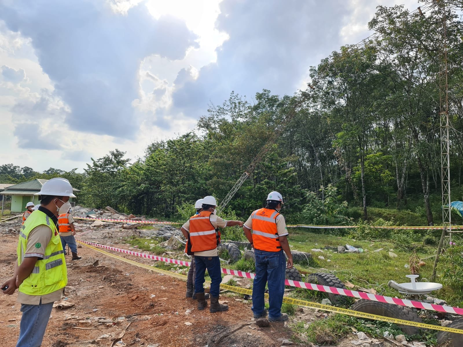 Inspektur Tambang sedang melakukan investigasi