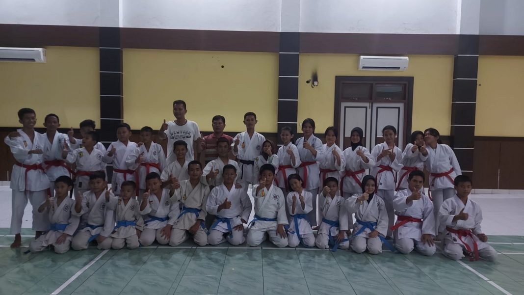 ATLET Karateka Lubuklinggau Targetkan 5 Besar di Dua Kejuaraan