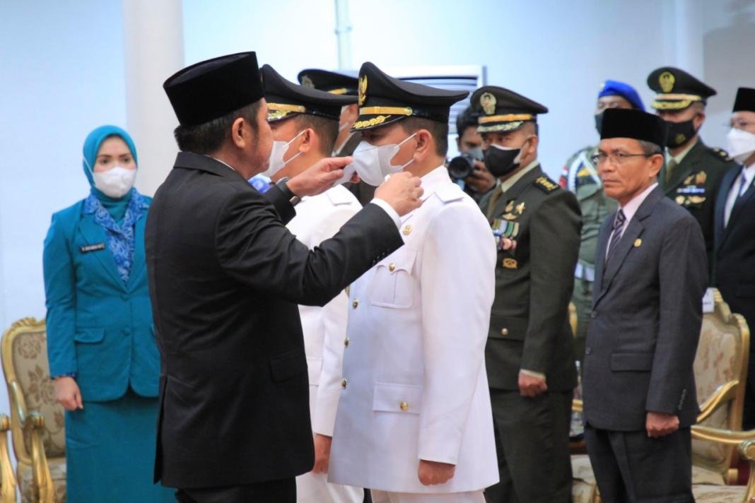 Gubernur Sumsel Herman Deru Melantik Kurniawan sebagai Pj Bupati Muara Enim