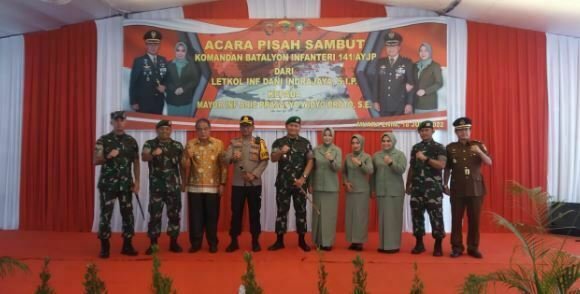 Komandan Brigif 8/GC Pimpin Sertijab Danyon 141/AYJP
