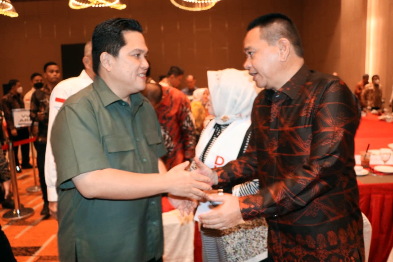 Mentri BUMN Erick Tohir dan Plh Bupati Muara Enim Kurniawan