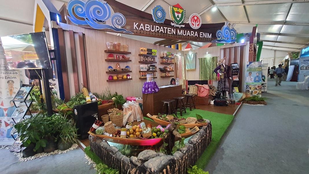 Stand Muara Enim di Sriwijaya Expo 2022 mengusing tema 