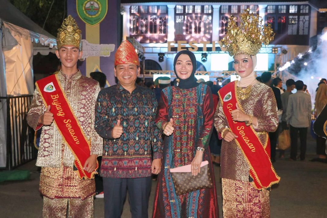 Pj. Bupati Perkenalkan Batik Kujur Sebagai Khas Bumi Serasan Sekundang