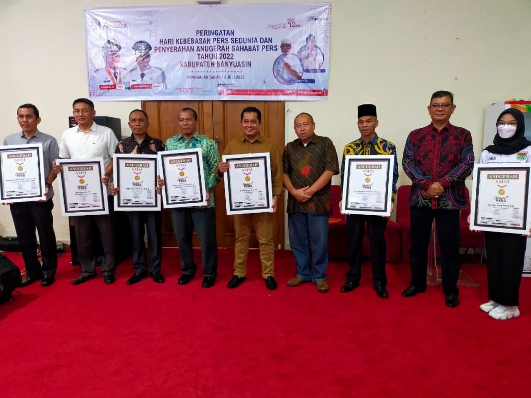 SMSI Banyuasin Berikan Penghargaan Anugerah Sahabat Pers 2022