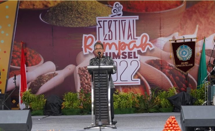 Festival Rempah 2022 Sumatera Resmi ditutup oleh Sekretaris Daerah (Sekda) Provinsi Sumatera Selatan SA. Supriono Festival Rempah 2022 Sumatera Resmi ditutup oleh Sekretaris Daerah (Sekda) Provinsi Sumatera Selatan SA. Supriono