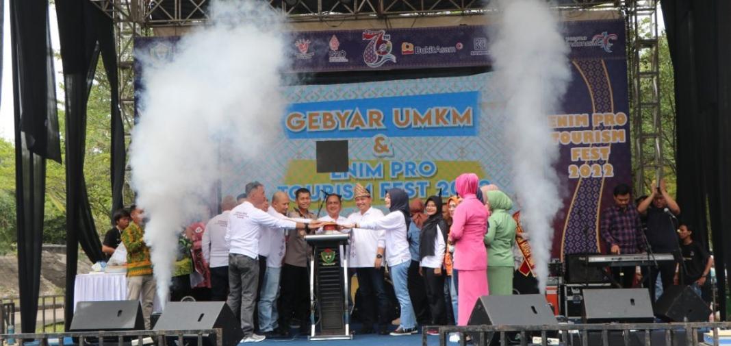 Gebyar UMKM dan Pagelaran Seni Promosi Wisata Dibuka langsung oleh Kadis UMKM Provinsi dan PJ Bupati beserta forkopimda