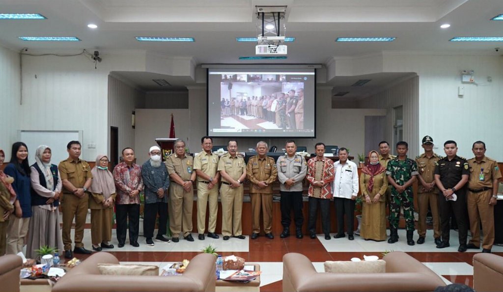 PJ Sekda Buka Rakor TKPK 2022 Percepat Pemberantasan Kemiskinan di Muara Enim PJ Sekda Buka Rakor TKPK 2022 Percepat Pemberantasan Kemiskinan di Muara Enim