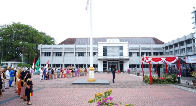 Penjabat (Pj) Bupati Muara Enim Kurniawan, Ap., M.Si. memimpin Upacara peringatan Hari Sumpah Pemuda ke-94