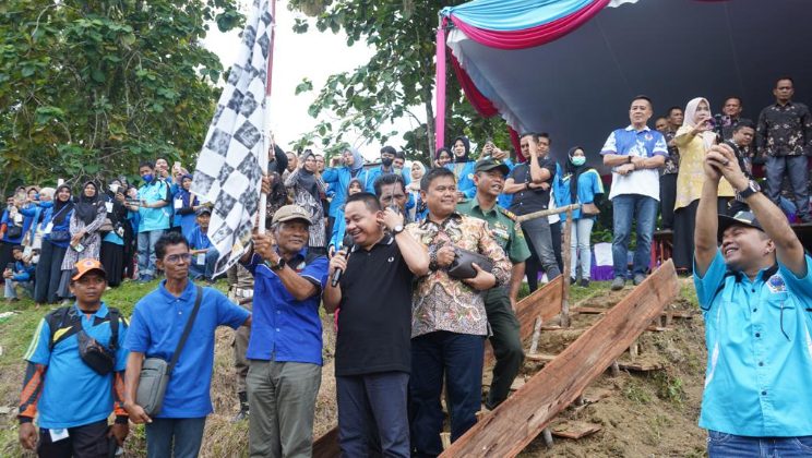 Pj Bupati Buka Langsung Lomba Bidar Mini Tradisional di Desa Cecuho