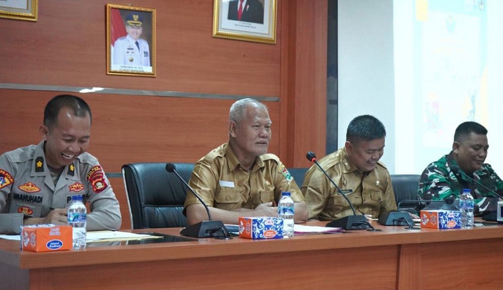 Pj Sekda Muara Enim H Riswandar Pimpin Rapat Serasan Gowes 2022 Pj Sekda Muara Enim H Riswandar Pimpin Rapat Serasan Gowes 2022