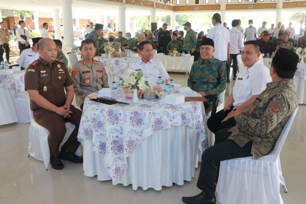 kunjungan kerja Ketua Forum Kerukunan Umat Beragama (FKUB) Provinsi Sumatera Selatan Drs. K.H. Mal An Abdullah, M.Hi., beserta rombongan di Balai Agung Serasan Sekundang