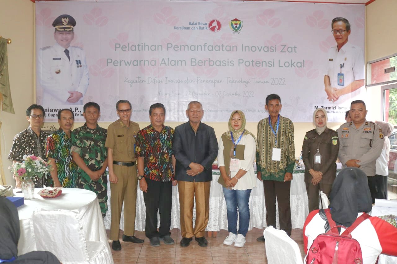 Foto Bersama perwakilan peserta pelatihan pewarna alami