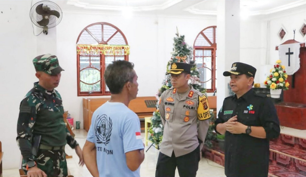 PJ Bupati Bersama Kapolres dan Dandim Tinjau Gereja