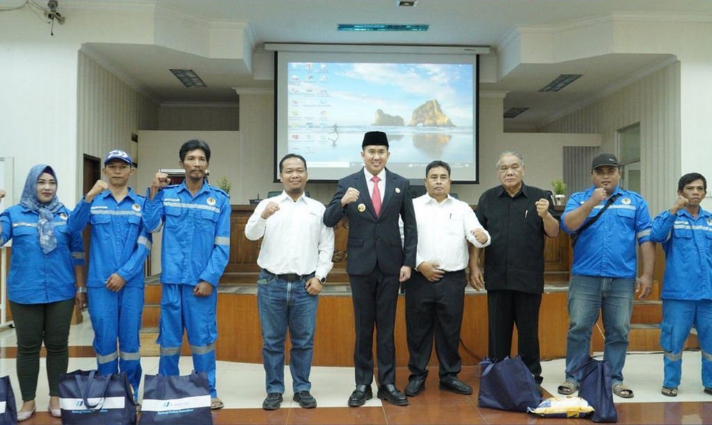 200 Orang Pasukan Biru Terima Bantuan Sembako dari PT HBAP Sumsel 8.