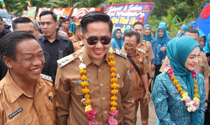 PLT Bupati Muara Enim Kaffah Resmikan Desa Ujan Mas Ulu