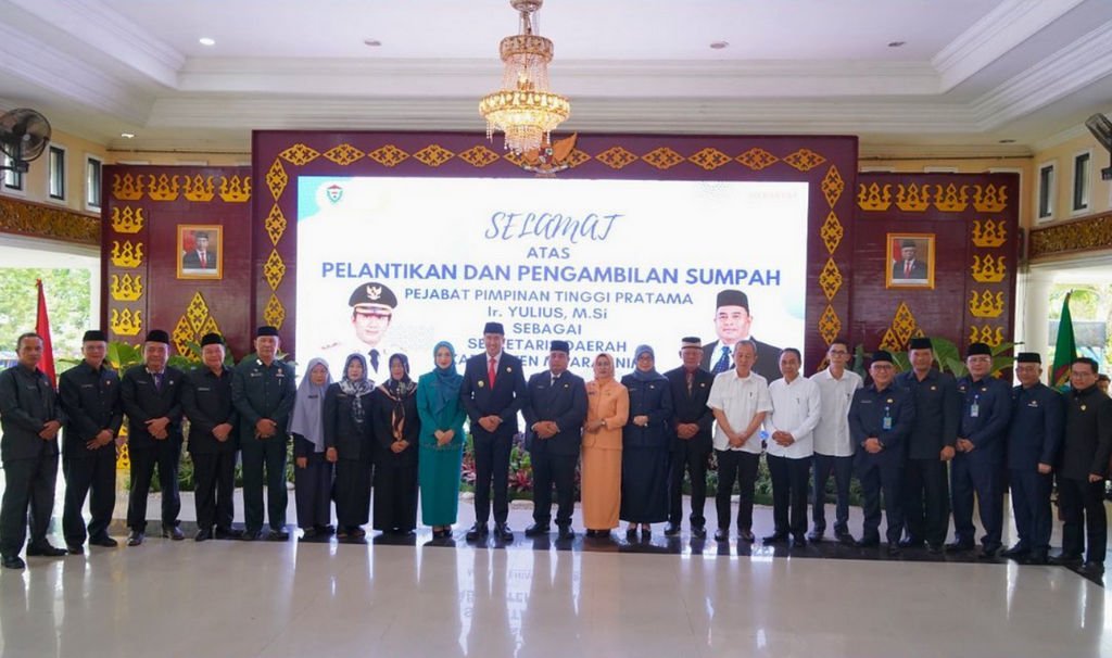Pelantikan dan Pengambilan Sumpah Sekda Muara Enim Ir. Yulius, M.Si.