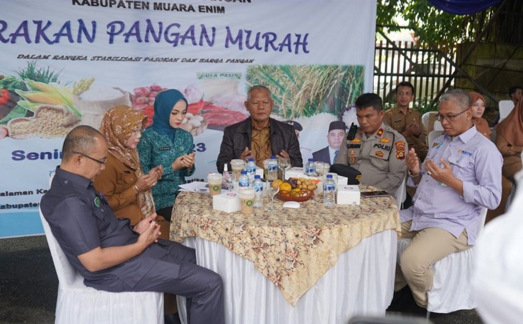 Peluncuran Gerakan Pangan Murah, Masyarakat Kabupaten Muara Enim Antusias Sambut Pasar Murah