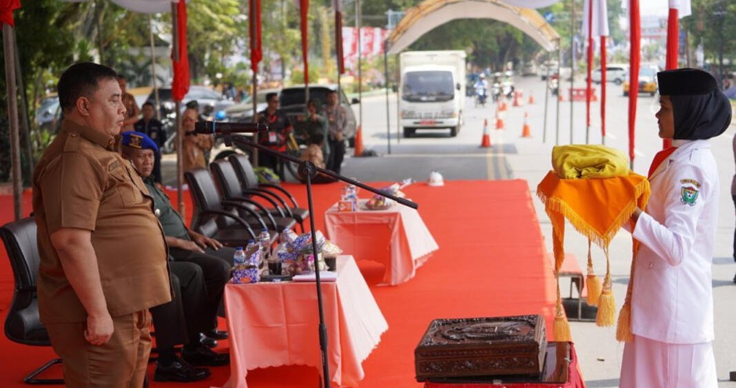 Sekda Yulius Optimis Paskibraka Kabupaten Muara Enim Sukses Jalankan Tugas Sekda Yulius Optimis Paskibraka Kabupaten Muara Enim Sukses Jalankan Tugas