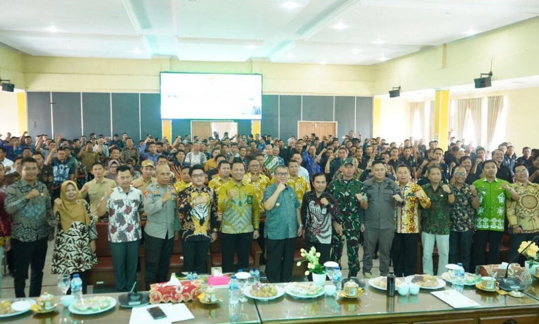 Jelang Pemilu 2024, Pj Bupati Rizali Beri Arahan Netralitas Kepada Kades dan Ketua BPD se-Kabupaten Muara Enim.