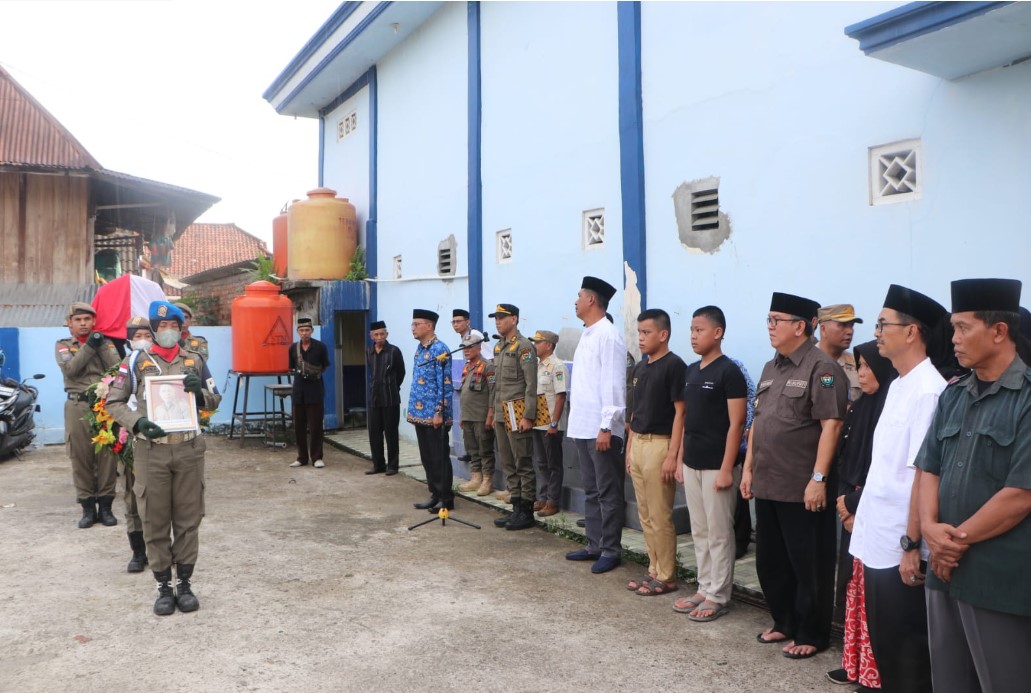 Pj Bupati Iringi Prosesi Persemayaman Kepala UPTD BLK