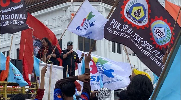 Memperingati Hari Buruh Nasional masa gelar Aksi Damai Memperingati Hari Buruh Nasional masa gelar Aksi Damai (Photo : radarjogja)