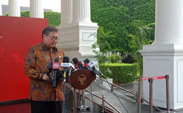 Menko Perekonomian Airlangga Hartanto saat memberikan informasi di Istana Kepresidenan