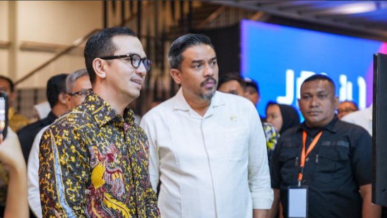 Menteri UMKM Maman Abdurrahman dalam acara Festival Jalin Lokal 2024 di auditorium The Kasablanka Hall, Jakarta Selatan