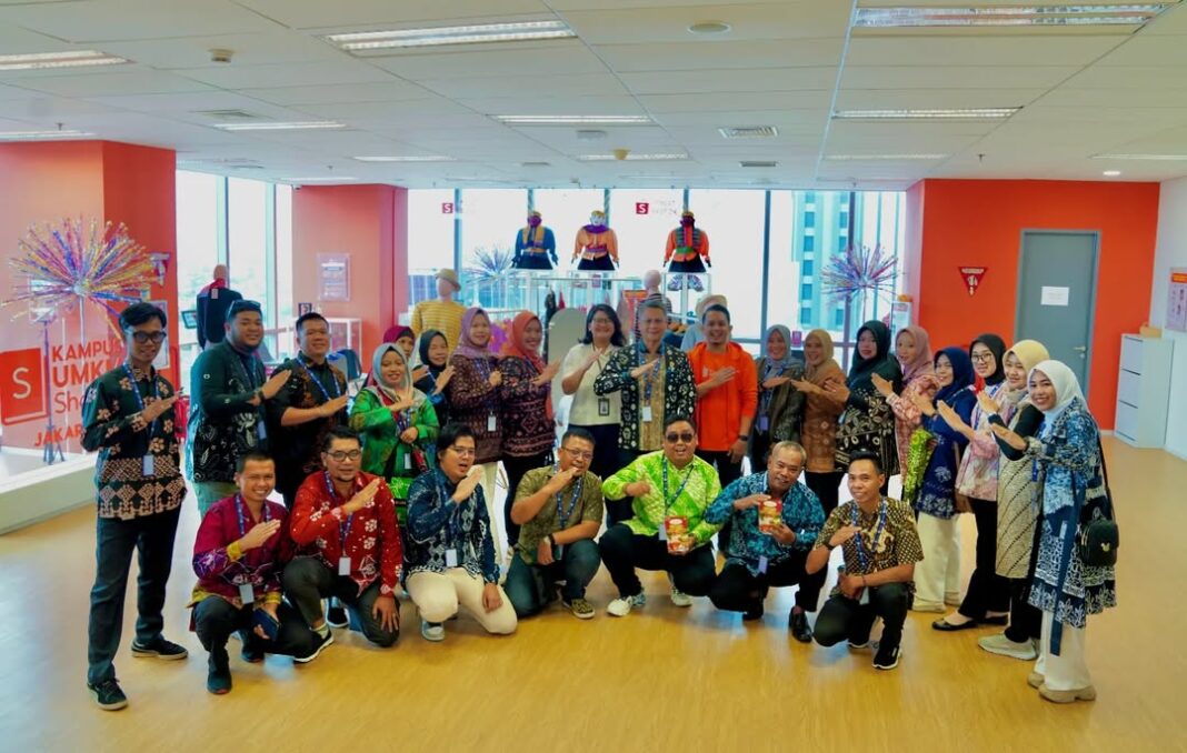 Pemkab Muara Enim melalui Dinas Koperasi dan UKM memfasilitasi pengusaha UMKM Kabupaten Muara Enim belajar langsung ke Kampus UMKM Shopee Jakarta