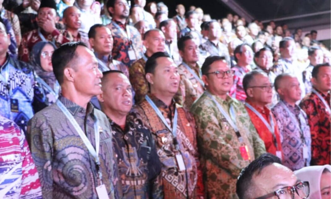 Pj Bupati Muara Enim, Henky Putrawan menghadiri penyerahan penghargaan Kabupaten Peduli Hak Asasi Manusia (HAM) Tahun 2023