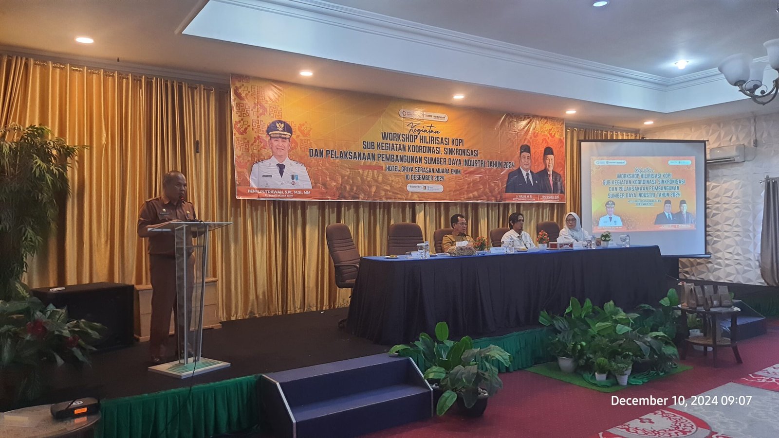 Sambutan Kepada Dinas Perindustrian, Perdagangan Serta ESDM, Drs. Bhakti, M.Si., dalam Pembukaan Workshop Hilirisasi Kopi Kabupaten Muara Enim, di Hotel Griya Serasan