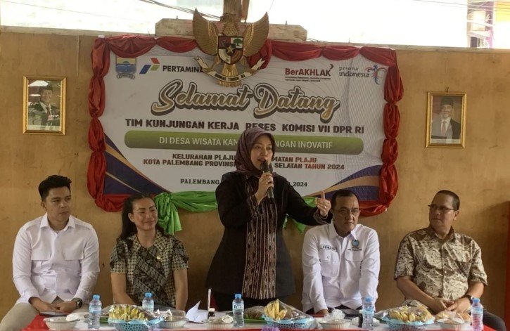 Wakil Ketua Komisi VII DPR Chusnunia Chalim saat kunjungan kerja saat masa reses di Palembang. Doc: Antara