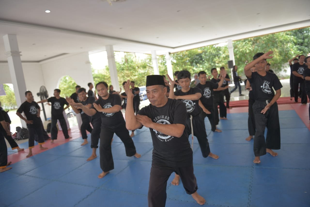 Hasdi Sofyan seorang Praktisi Kuntau berlatih bersama