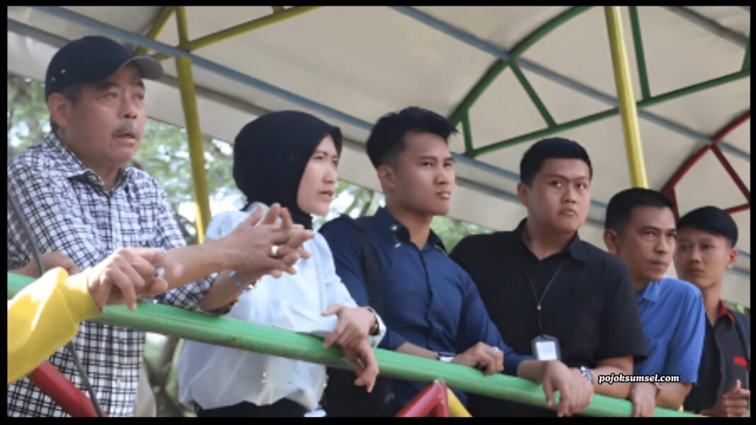 Bupati Lahat meninjau fasilitas di Taman Wisata Ribang Kemambang untuk rencana pengembangan destinasi wisata daerah.