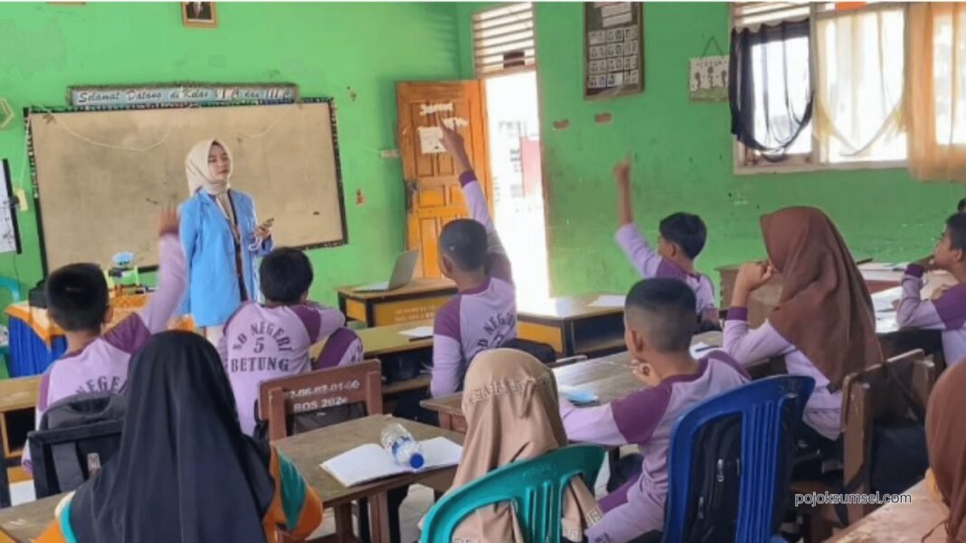 Sosialisasi dan Edukasi Pemanfaatan Fintech Syariah Dalam Dompet Digital Sebagai Solusi keuangan Halal di Era Digital pada Siswa Kelas V SDN 05 Betung. Sosialisasi dan Edukasi Pemanfaatan Fintech Syariah Dalam Dompet Digital Sebagai Solusi keuangan Halal di Era Digital pada Siswa Kelas V SDN 05 Betung.