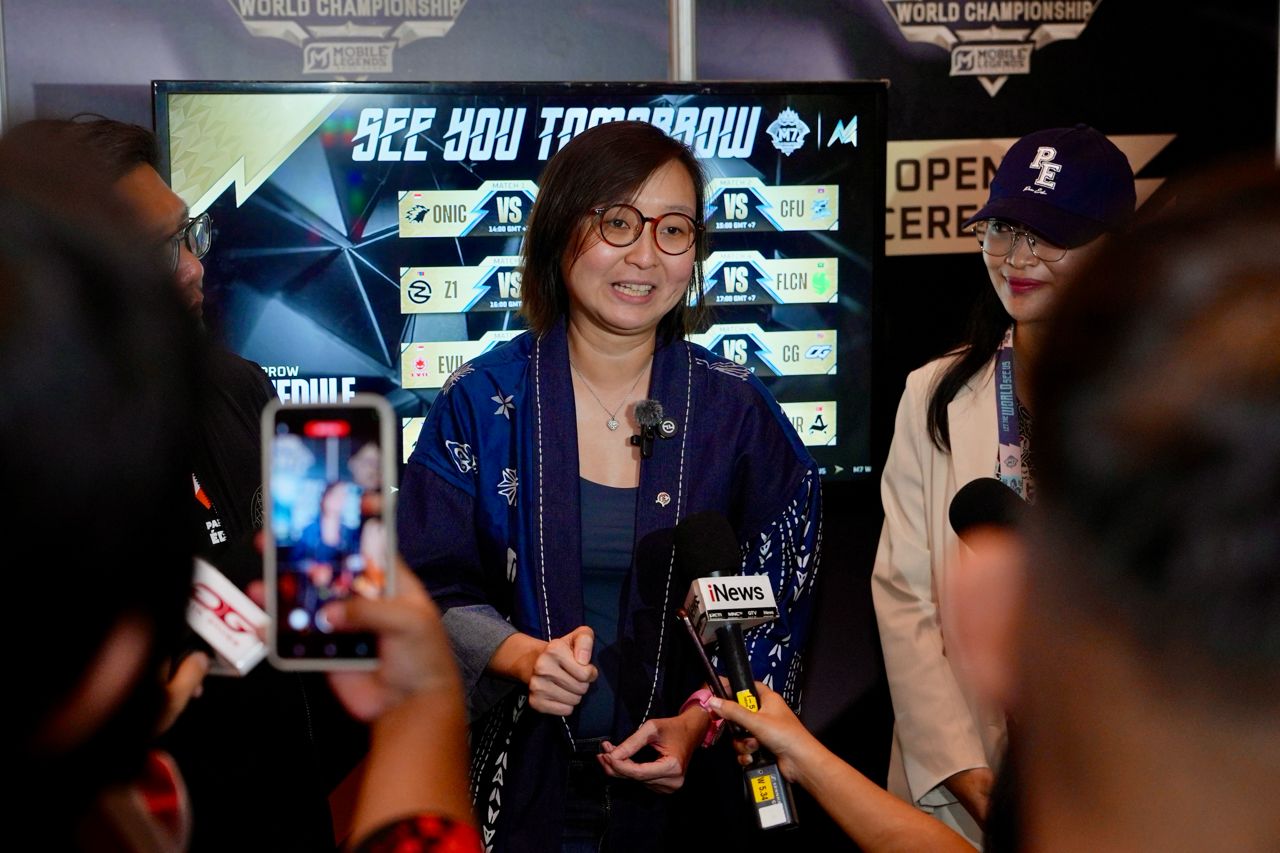 Wakil Menteri Ekonomi Kreatif - Wakil Kepala Badan Ekonomi Kreatif Irene Umar membuka kejuaraan dunia Mobile Legenda